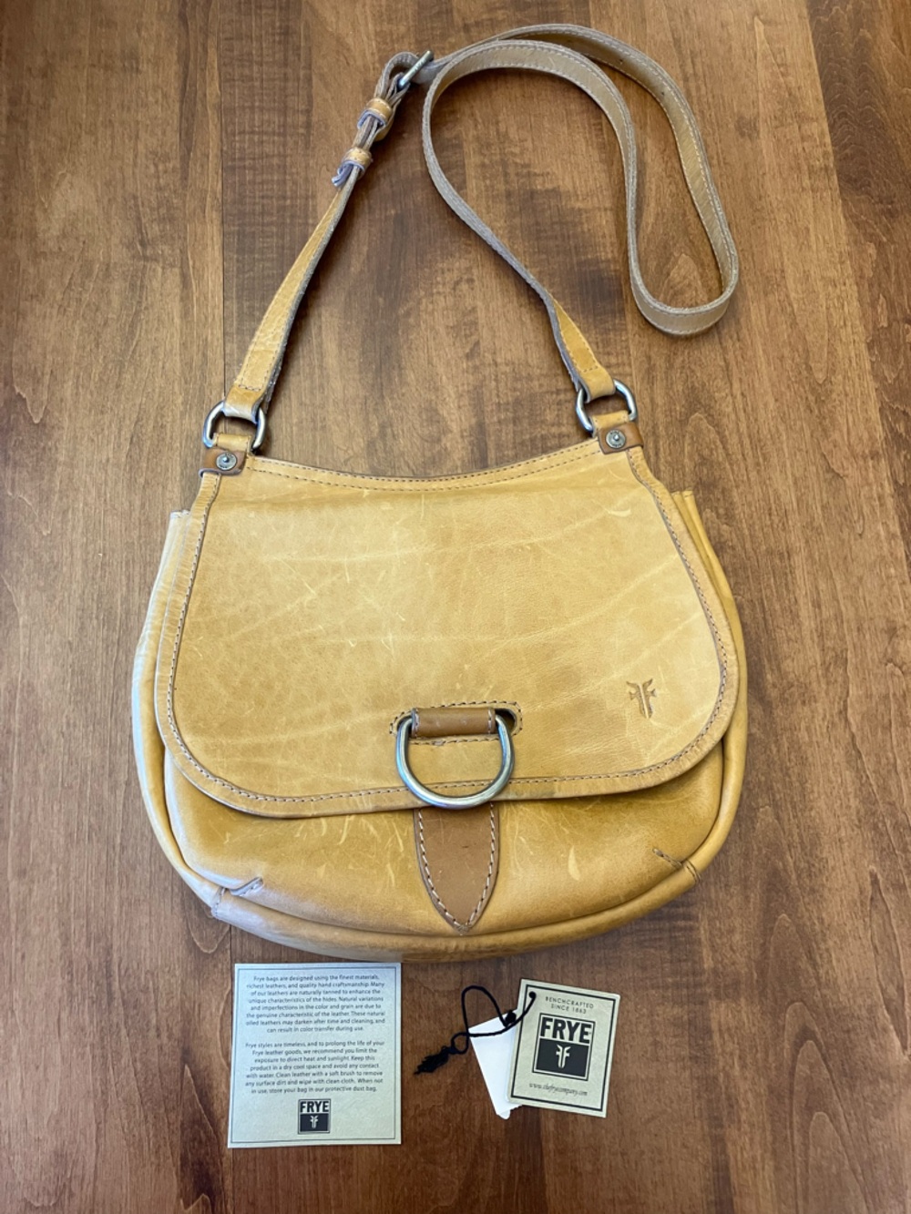 Frye Women's Leather Saddle crossbody Bag in Tan